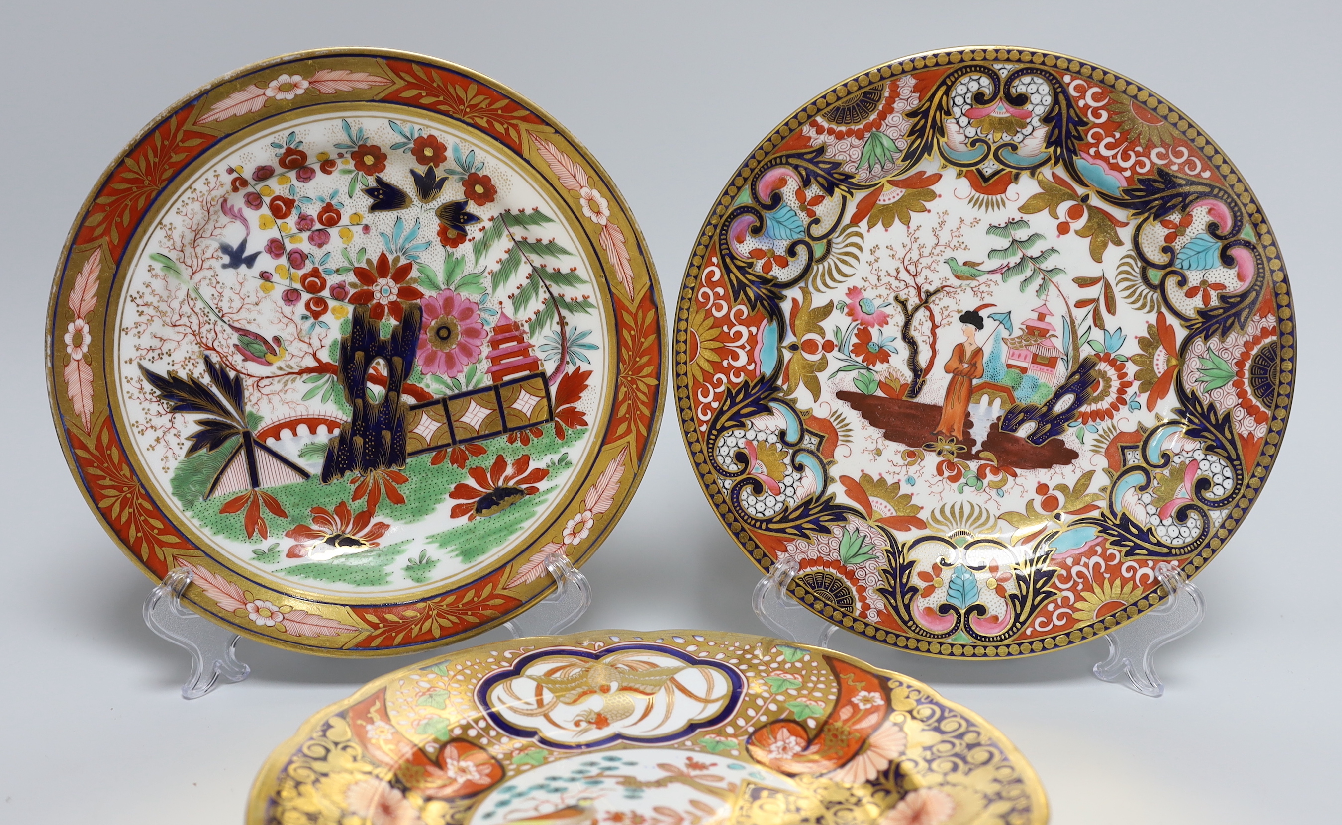 Three Worcester Flight and Barr and Barr chinoiserie plates